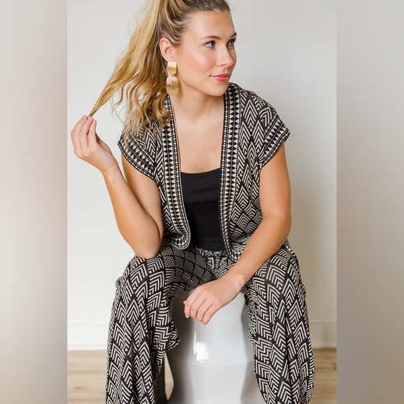 ‘See & Be Seen’ Lavish Jacquard Tapestried Long Open Cardigan/Sweater/Vest Set - Picture 9 of 13